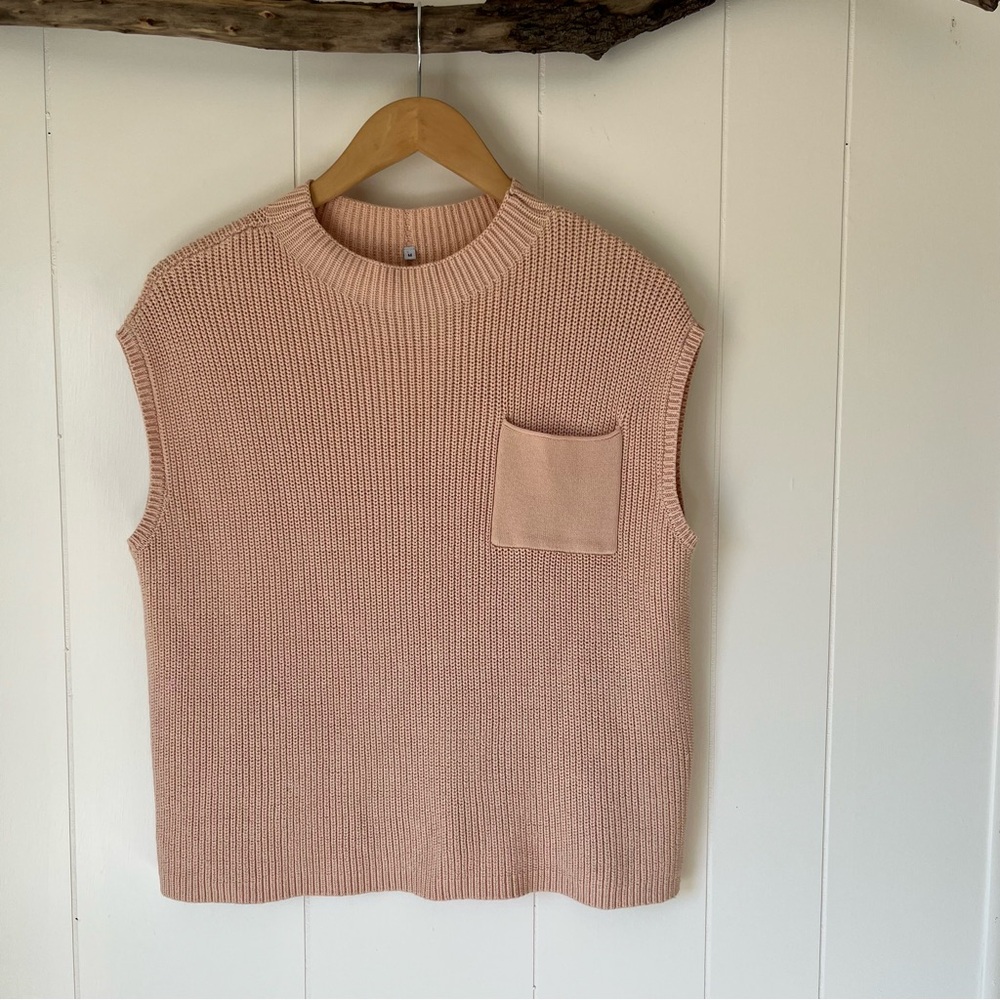 Beige/Cream Sleeveless Knit Sweater Vest or Top Size Medium